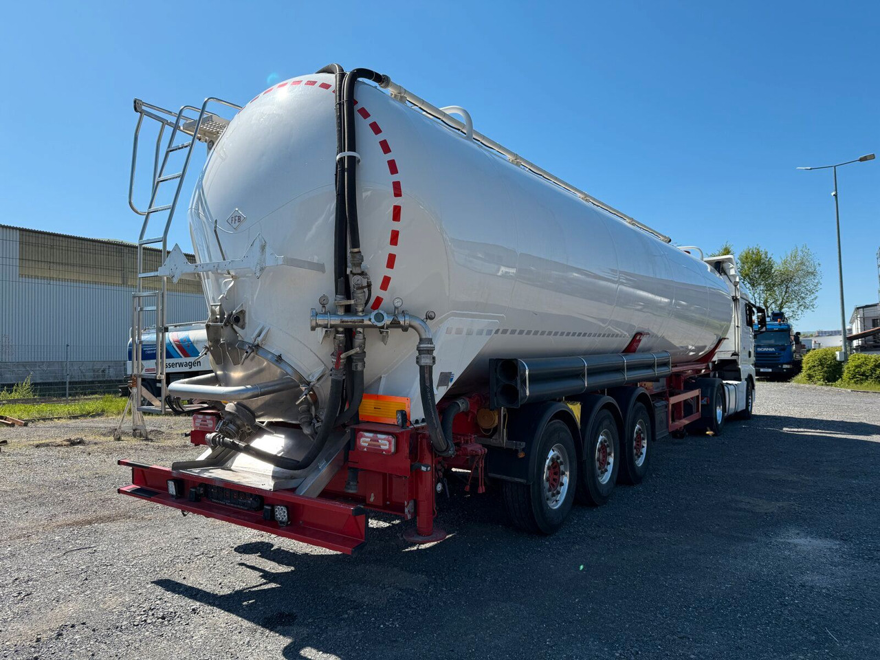 Feldbinder KIP 60.3 Silo 60.000 L 3 Achse ADR - 사일로 세미 트레일러 : 사진 3 Feldbinder KIP 60.3 Silo 60.000 L 3 Achse ADR - 사일로 세미 트레일러 : 사진 3
