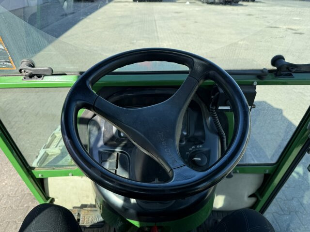 John Deere 3520 Kommunaltrak. Frontkraftheber Kuppeldreieck - 지자체 트랙터 : 사진 2 John Deere 3520 Kommunaltrak. Frontkraftheber Kuppeldreieck - 지자체 트랙터 : 사진 2