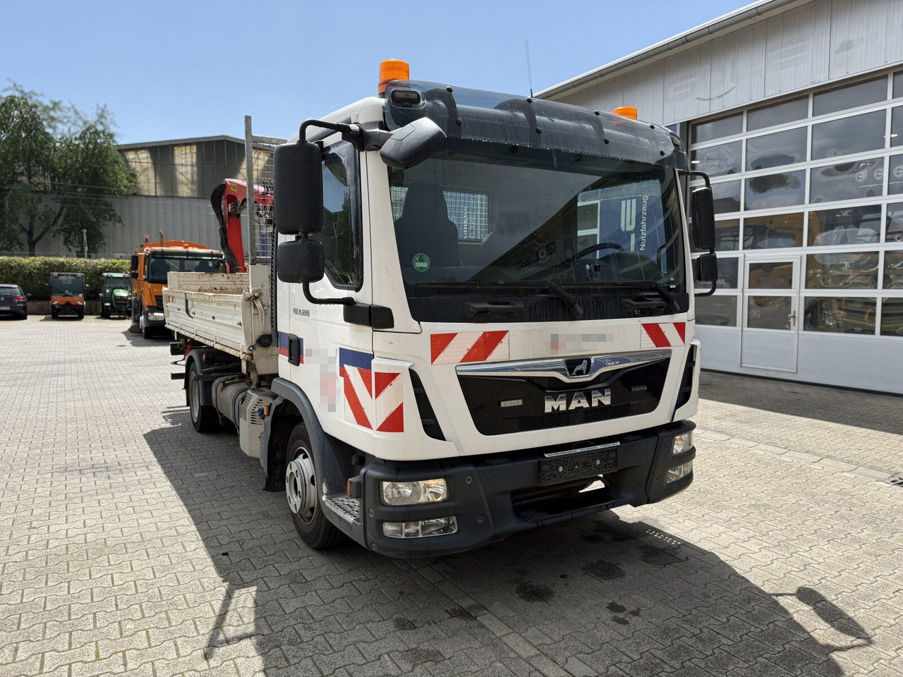 MAN TGL 8.220 4x2 Kipper Kran Palfinger 7.001-K A - 덤프 밴 : 사진 1 MAN TGL 8.220 4x2 Kipper Kran Palfinger 7.001-K A - 덤프 밴 : 사진 1