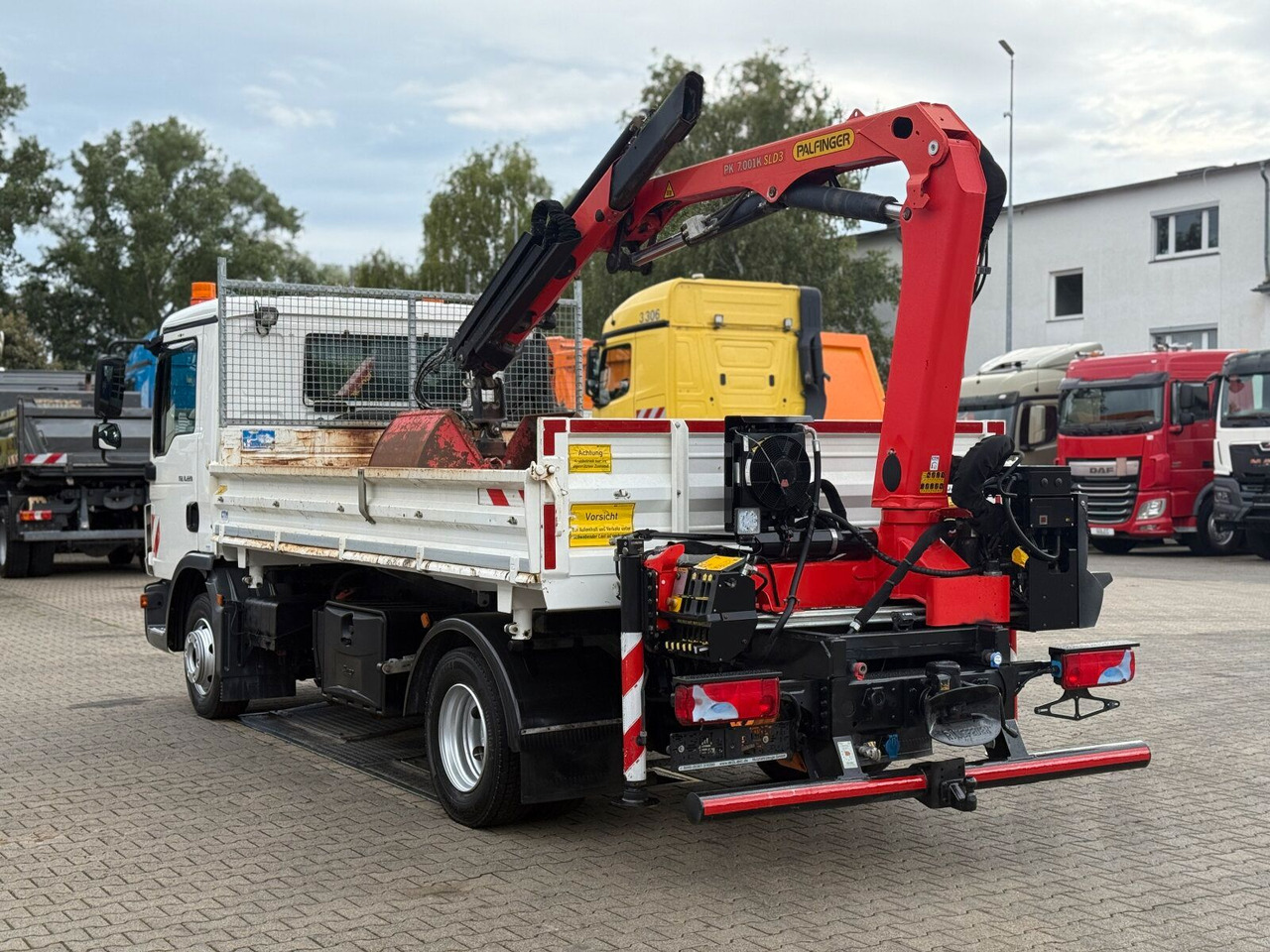 MAN TGL 8.220 4x2 Kipper Kran Palfinger 7.001-K A - 크레인 트럭, 덤프트럭 : 사진 5 MAN TGL 8.220 4x2 Kipper Kran Palfinger 7.001-K A - 크레인 트럭, 덤프트럭 : 사진 5