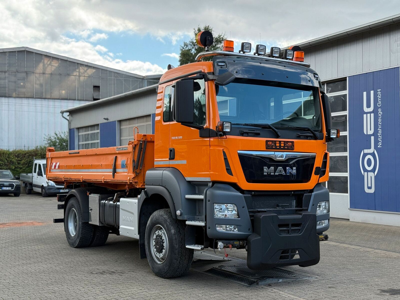 MAN TGS 18.320 4x4 BL Euro 6 Kipper + Winterdienst - 덤프트럭 : 사진 1 MAN TGS 18.320 4x4 BL Euro 6 Kipper + Winterdienst - 덤프트럭 : 사진 1