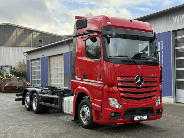 Mercedes-Benz ACTROS 2543 6x2 Wechselaufbau BDF AHK 2 Betten - 컨테이너 운반 장치/ 스와프 보디 트럭 : 사진 1 Mercedes-Benz ACTROS 2543 6x2 Wechselaufbau BDF AHK 2 Betten - 컨테이너 운반 장치/ 스와프 보디 트럭 : 사진 1