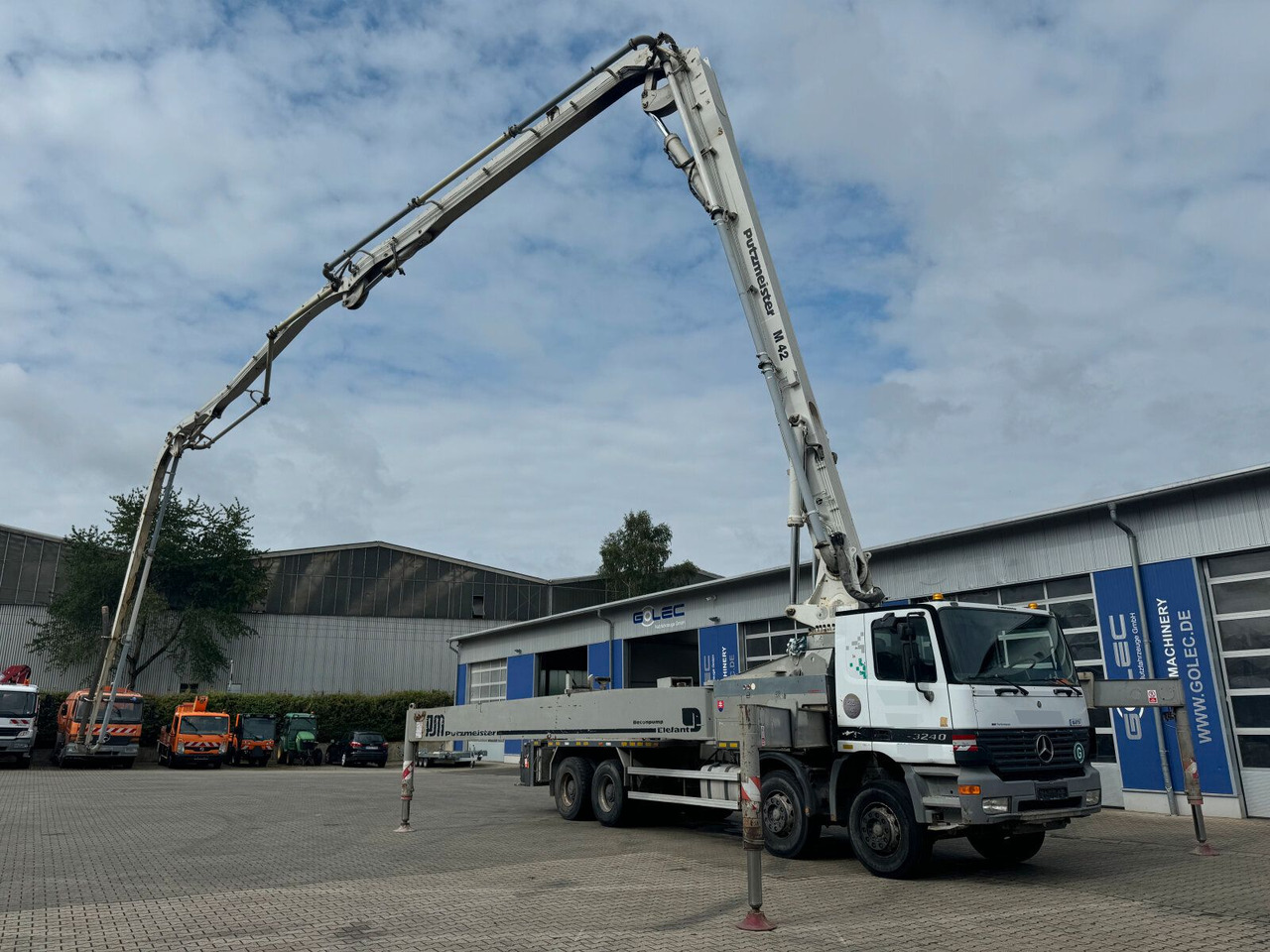 Mercedes-Benz ACTROS 3240 8x4 Betonpumpe PUTZMEISTER BSF 42 M - 콘크리트 펌프 트럭 : 사진 2 Mercedes-Benz ACTROS 3240 8x4 Betonpumpe PUTZMEISTER BSF 42 M - 콘크리트 펌프 트럭 : 사진 2
