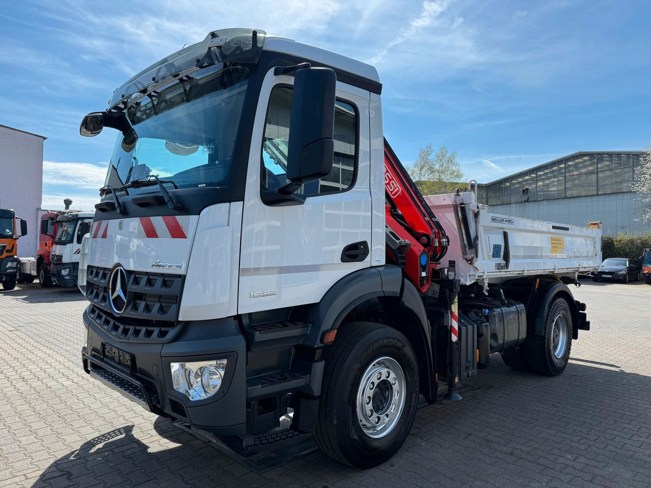 Mercedes-Benz AROCS 1832 4x2 Euro 6 Kipper Kran FASSI F120FB - 크레인 트럭 : 사진 2 Mercedes-Benz AROCS 1832 4x2 Euro 6 Kipper Kran FASSI F120FB - 크레인 트럭 : 사진 2