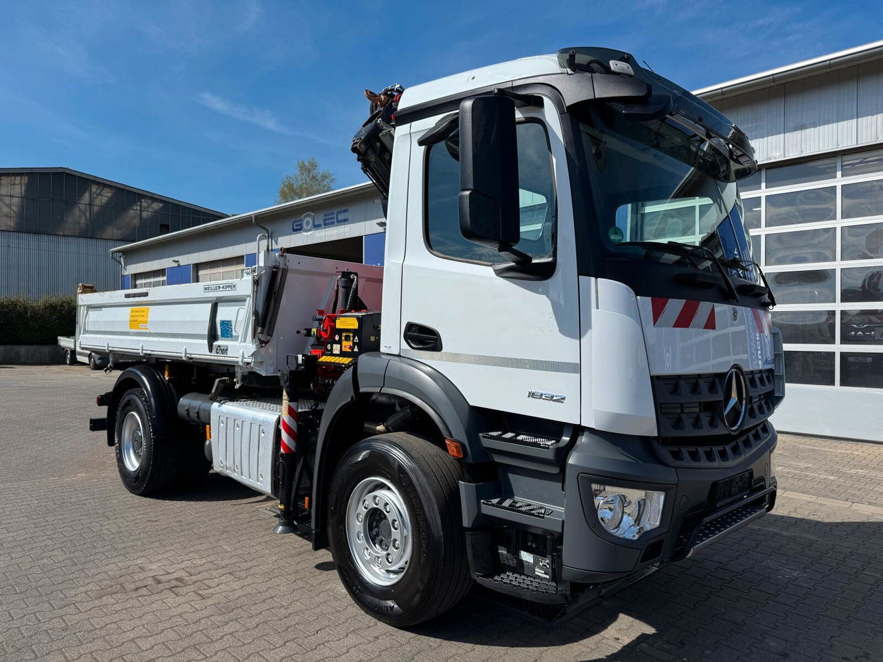 Mercedes-Benz AROCS 1832 4x2 Euro 6 Kipper Kran FASSI F120FB - 덤프트럭, 크레인 트럭 : 사진 1 Mercedes-Benz AROCS 1832 4x2 Euro 6 Kipper Kran FASSI F120FB - 덤프트럭, 크레인 트럭 : 사진 1