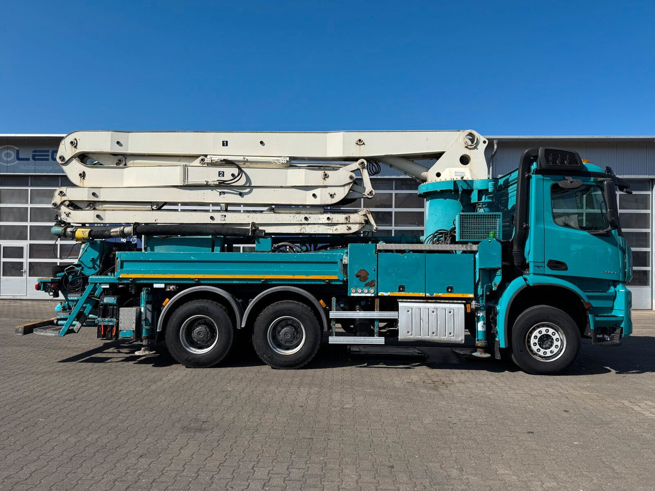 Mercedes-Benz AROCS 2844 6x4 Euro 6 Betonpumpe SERMAC 5Z33 - 콘크리트 펌프 트럭 : 사진 3 Mercedes-Benz AROCS 2844 6x4 Euro 6 Betonpumpe SERMAC 5Z33 - 콘크리트 펌프 트럭 : 사진 3
