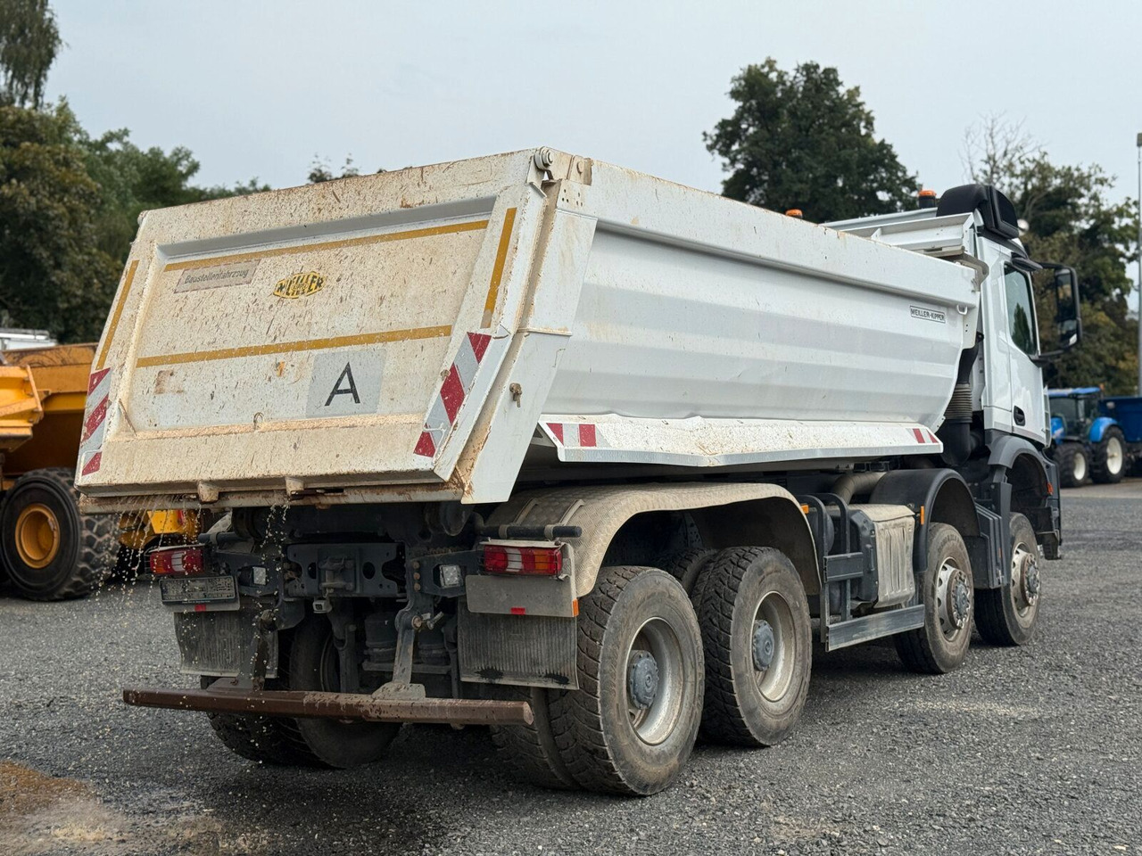 Mercedes-Benz AROCS 4145 8x8 Meiller Muldenkipper - 스킵 로더 트럭 : 사진 4 Mercedes-Benz AROCS 4145 8x8 Meiller Muldenkipper - 스킵 로더 트럭 : 사진 4