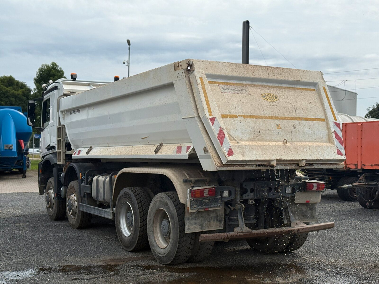Mercedes-Benz AROCS 4145 8x8 Meiller Muldenkipper - 스킵 로더 트럭 : 사진 5 Mercedes-Benz AROCS 4145 8x8 Meiller Muldenkipper - 스킵 로더 트럭 : 사진 5