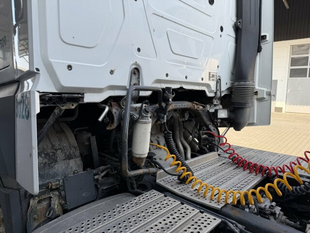 Mercedes-Benz Actros 1845 SZM 4x2 Retarder Kipph. - 트랙터 유닛 : 사진 2 Mercedes-Benz Actros 1845 SZM 4x2 Retarder Kipph. - 트랙터 유닛 : 사진 2