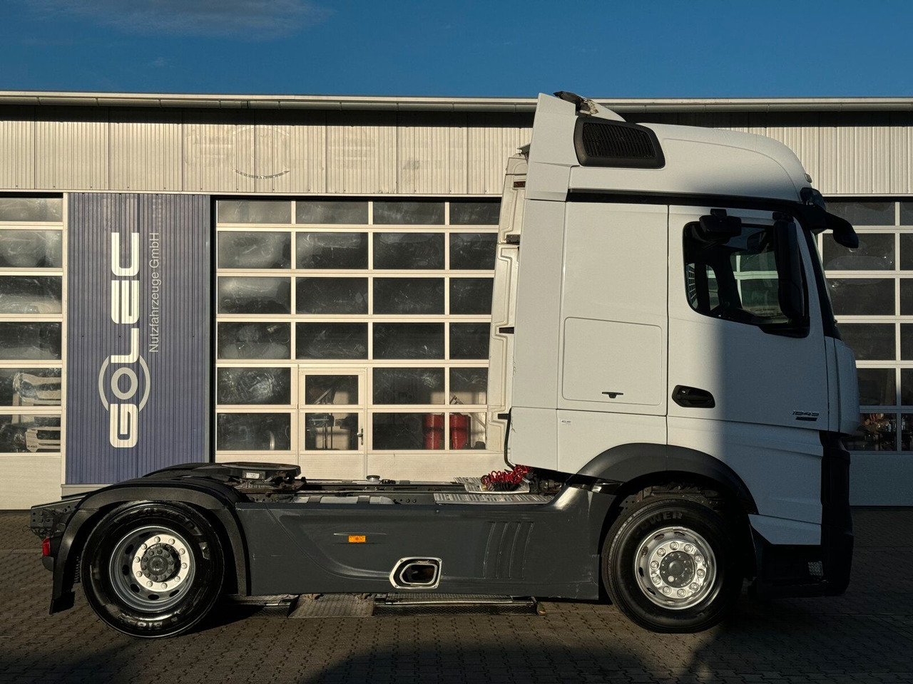 Mercedes-Benz Actros 1845 SZM 4x2 Streamspace *Retarder - 트랙터 유닛 : 사진 3 Mercedes-Benz Actros 1845 SZM 4x2 Streamspace *Retarder - 트랙터 유닛 : 사진 3