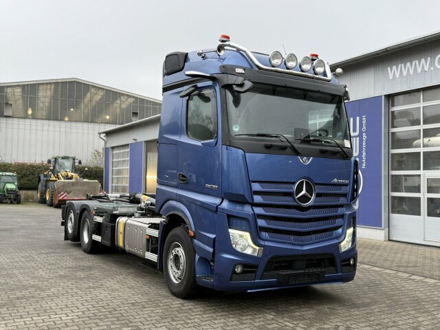 Mercedes-Benz Actros 2563 6x2 Euro 6 Abrollkipper Hyva 20-57-S - 캡 새시 트럭 : 사진 1 Mercedes-Benz Actros 2563 6x2 Euro 6 Abrollkipper Hyva 20-57-S - 캡 새시 트럭 : 사진 1