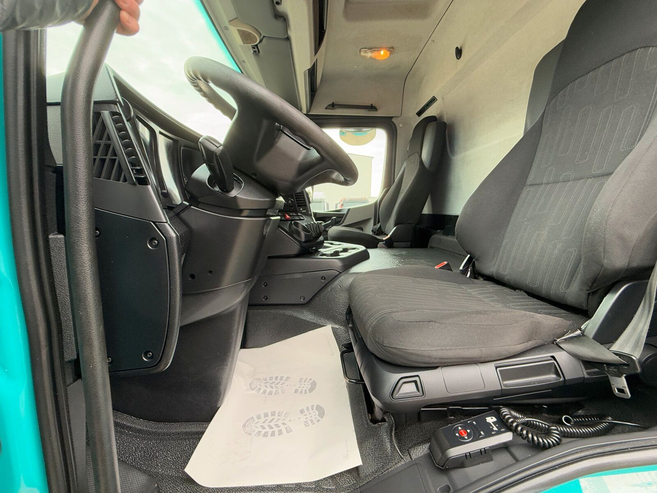 트랙터 유닛 Mercedes-Benz Antos 2136 4x2 SZM Superlight : 사진 7