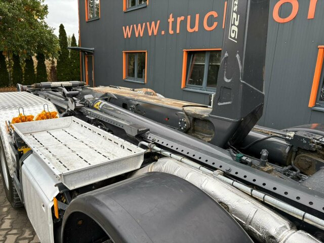 Mercedes-Benz Arocs 4145 8x4 Abrollkipper MEILLER RS 26.60L - 후크 리프트 트럭 : 사진 3 Mercedes-Benz Arocs 4145 8x4 Abrollkipper MEILLER RS 26.60L - 후크 리프트 트럭 : 사진 3
