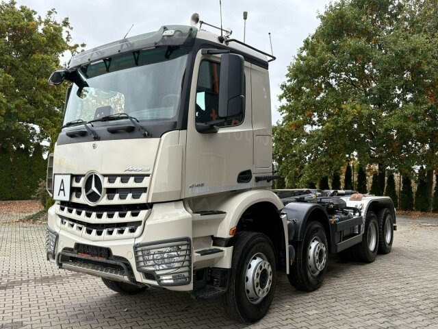 Mercedes-Benz Arocs 4145 8x4 Abrollkipper MEILLER RS 26.60L - 후크 리프트 트럭 : 사진 1 Mercedes-Benz Arocs 4145 8x4 Abrollkipper MEILLER RS 26.60L - 후크 리프트 트럭 : 사진 1