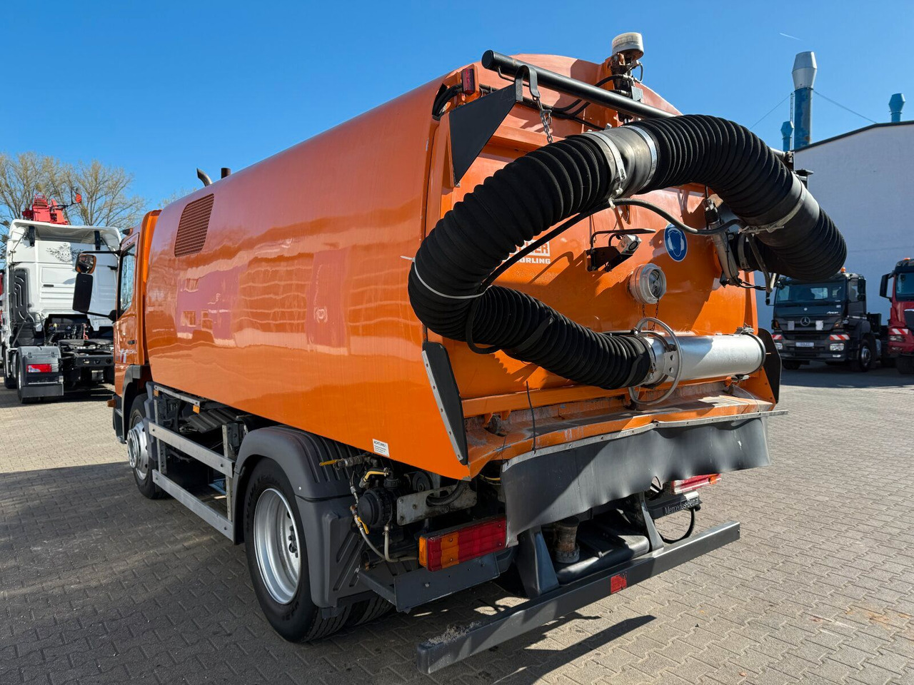 Mercedes-Benz Atego 1518 4x2 Kehrmaschine Bucher 500 - 거리 청소 차량 : 사진 5 Mercedes-Benz Atego 1518 4x2 Kehrmaschine Bucher 500 - 거리 청소 차량 : 사진 5