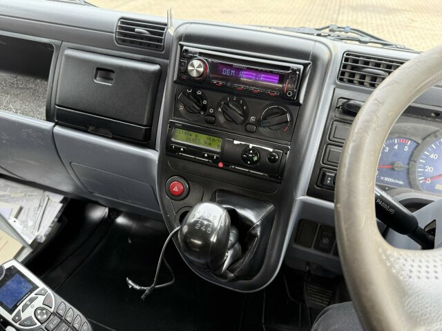 Mitsubishi Canter FUSO Kehrmaschine BROCK SL140 4 m³ - 거리 청소 차량 : 사진 3 Mitsubishi Canter FUSO Kehrmaschine BROCK SL140 4 m³ - 거리 청소 차량 : 사진 3