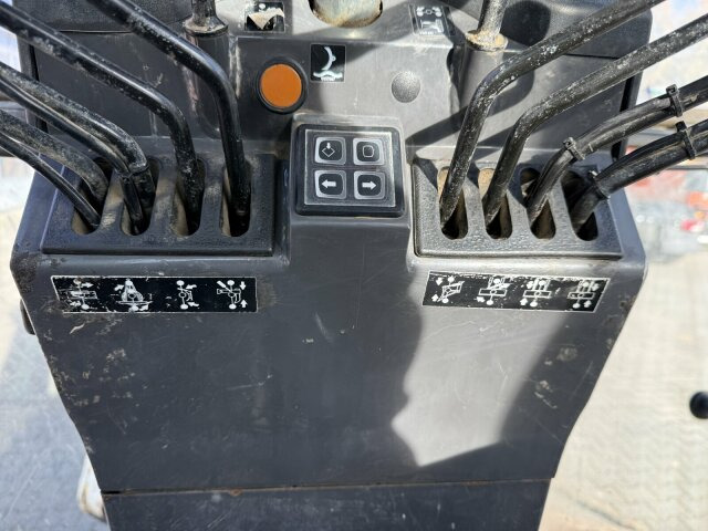 New Holland F106.6A alrrad 6x6 Grader 12 Ton - 10.700 Std - 그레이더 : 사진 5 New Holland F106.6A alrrad 6x6 Grader 12 Ton - 10.700 Std - 그레이더 : 사진 5