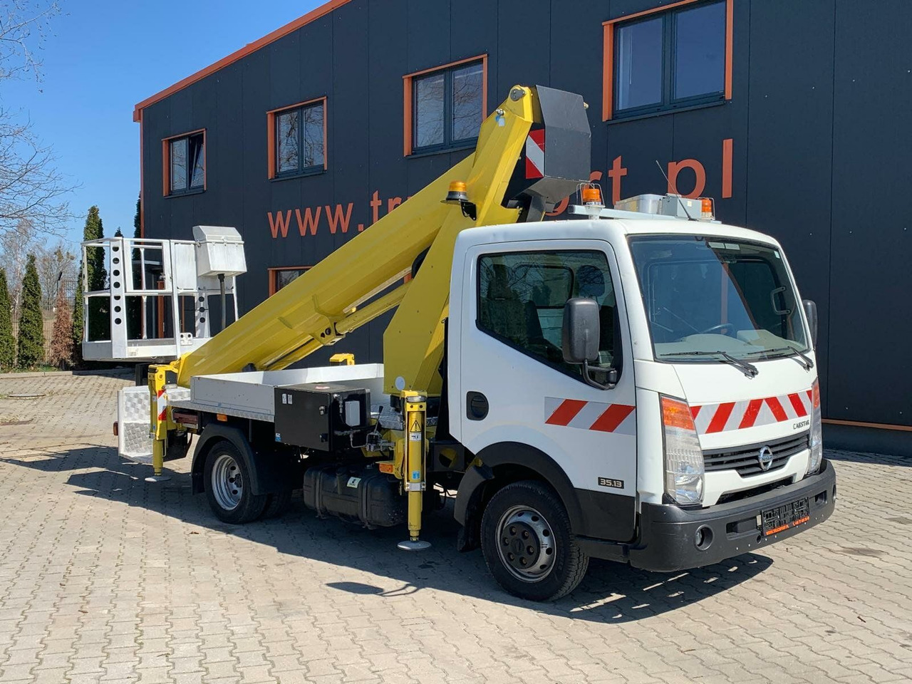 Nissan Cabstar 4x2 Ruthmann Steiger TB 270 - 트럭 탑재 고가작업 플랫폼 : 사진 1 Nissan Cabstar 4x2 Ruthmann Steiger TB 270 - 트럭 탑재 고가작업 플랫폼 : 사진 1