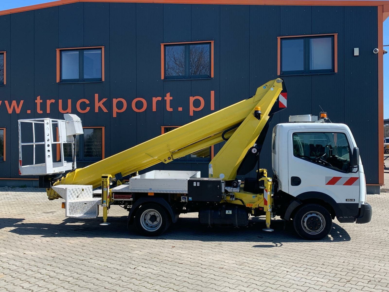 Nissan Cabstar 4x2 Ruthmann Steiger TB 270 - 트럭 탑재 고가작업 플랫폼 : 사진 5 Nissan Cabstar 4x2 Ruthmann Steiger TB 270 - 트럭 탑재 고가작업 플랫폼 : 사진 5