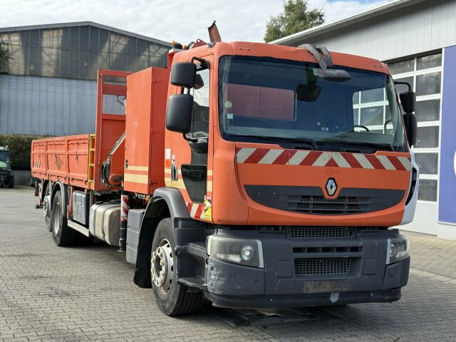 Renault Premium Lander Pritsche mit Kran FASSI - 크레인 트럭, 드롭사이드/ 플랫베드 트럭 : 사진 1 Renault Premium Lander Pritsche mit Kran FASSI - 크레인 트럭, 드롭사이드/ 플랫베드 트럭 : 사진 1