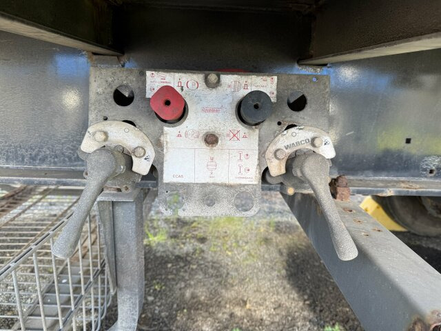 드롭사이드/ 플랫베드 트레일러 Schmitz Cargobull Gotha AFG 18 Baustoffanhänger 2 Achse : 사진 14 드롭사이드/ 플랫베드 트레일러 Schmitz Cargobull Gotha AFG 18 Baustoffanhänger 2 Achse : 사진 14