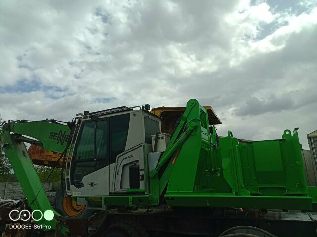 Sennebogen 818-E Umschlagbagger - 83 Ton - mit Greifer - 휠 굴삭기 : 사진 2 Sennebogen 818-E Umschlagbagger - 83 Ton - mit Greifer - 휠 굴삭기 : 사진 2