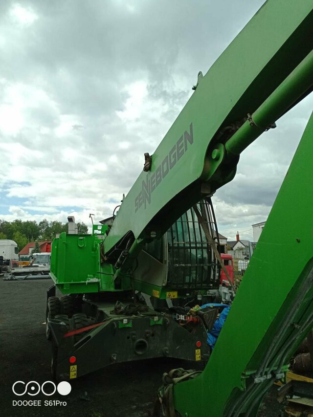 Sennebogen 818-E Umschlagbagger - 83 Ton - mit Greifer - 휠 굴삭기 : 사진 4 Sennebogen 818-E Umschlagbagger - 83 Ton - mit Greifer - 휠 굴삭기 : 사진 4