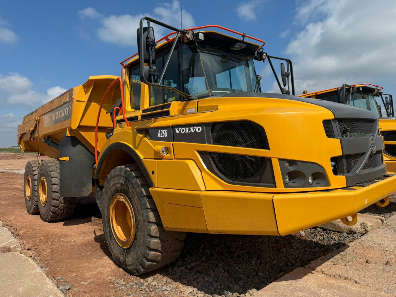 Volvo A25G Dumper 22,7 Ton TOP gepflegt - 덤프트럭 : 사진 1 Volvo A25G Dumper 22,7 Ton TOP gepflegt - 덤프트럭 : 사진 1