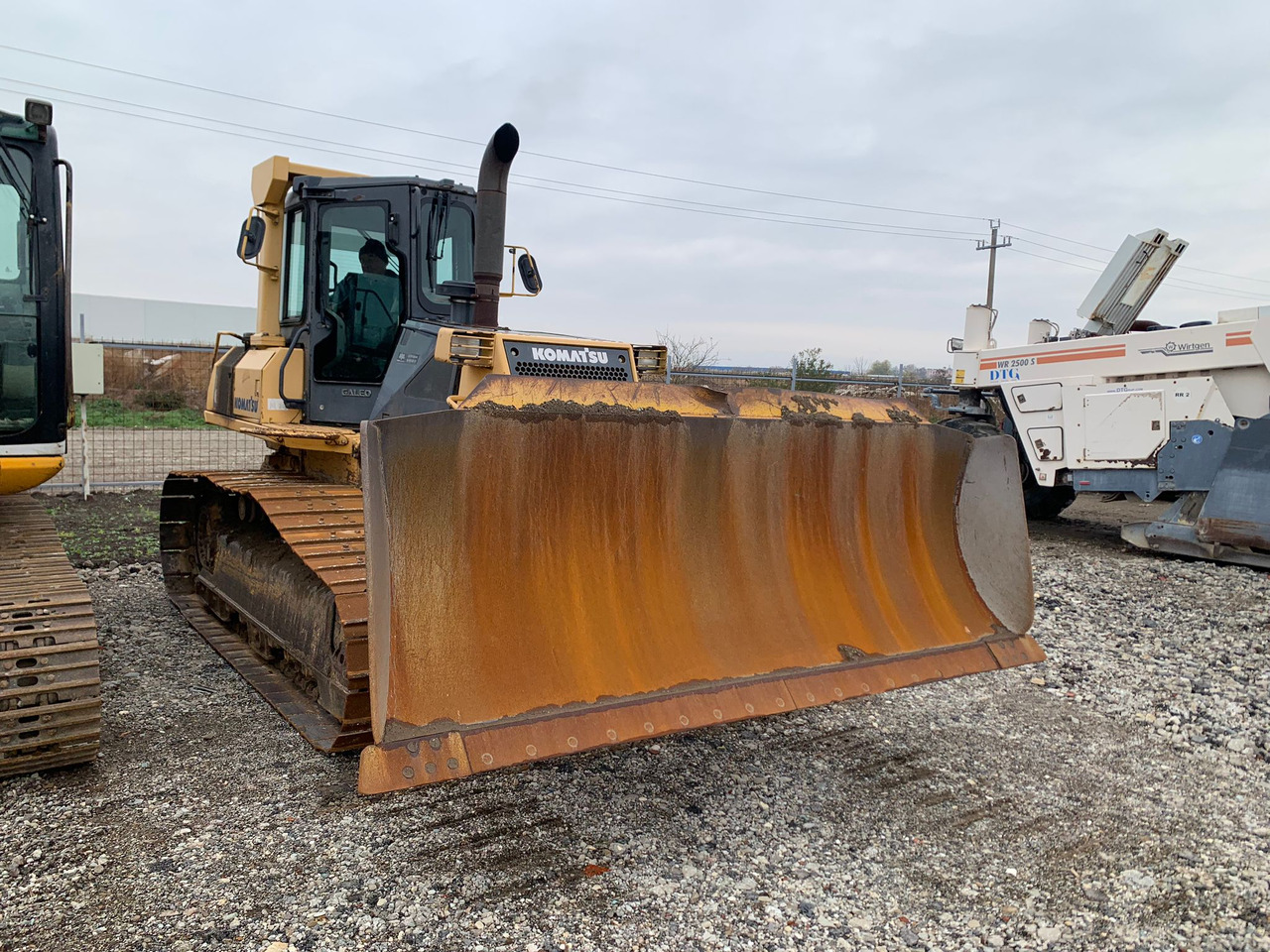 KOMATSU D61EX-15 - 불도저 : 사진 1 KOMATSU D61EX-15 - 불도저 : 사진 1