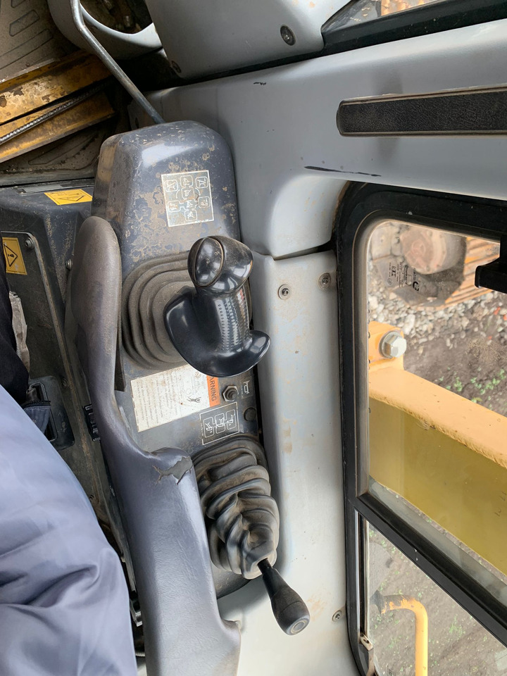KOMATSU D61EX-15 - 불도저 : 사진 5 KOMATSU D61EX-15 - 불도저 : 사진 5