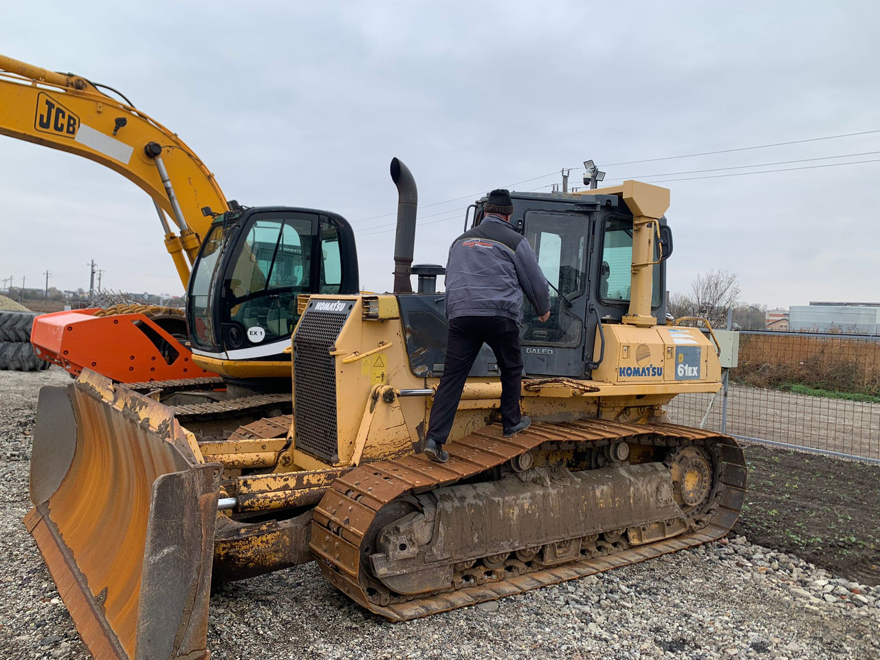 KOMATSU D61EX-15 - 불도저 : 사진 3 KOMATSU D61EX-15 - 불도저 : 사진 3