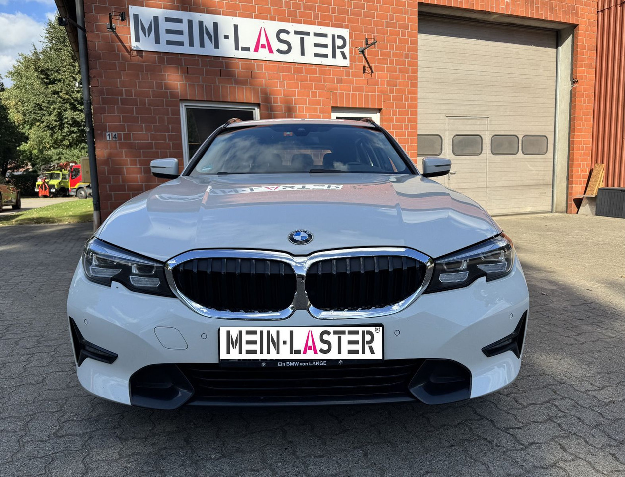 BMW 320 d xDrive touring Sport Line shadow AHK - 스테이션 왜건 : 사진 3 BMW 320 d xDrive touring Sport Line shadow AHK - 스테이션 왜건 : 사진 3