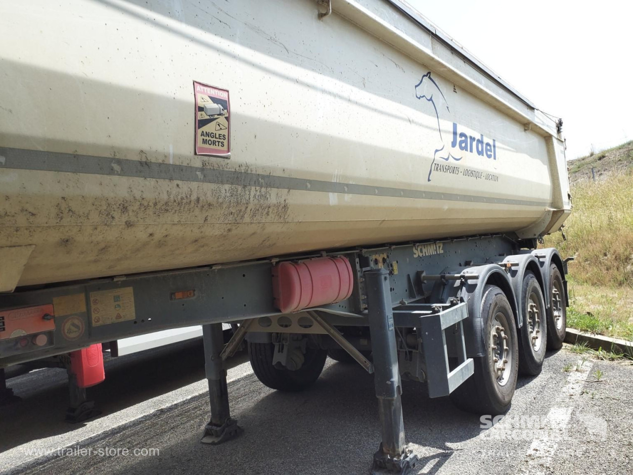SCHMITZ Tipper Steel half pipe body 26m³ - 덤프 세미 트레일러 : 사진 1 SCHMITZ Tipper Steel half pipe body 26m³ - 덤프 세미 트레일러 : 사진 1