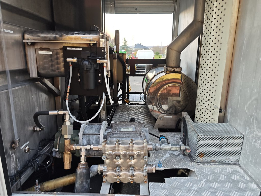 쓰레기차 IVECO Eurocargo + IRIDE BIN WASHER CLEANER RHodέla Containerreiniger : 사진 43 쓰레기차 IVECO Eurocargo + IRIDE BIN WASHER CLEANER RHodέla Containerreiniger : 사진 43