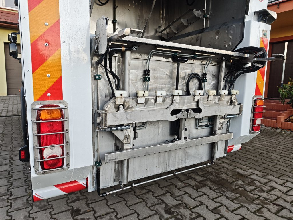 쓰레기차 IVECO Eurocargo + IRIDE BIN WASHER CLEANER RHodέla Containerreiniger : 사진 30 쓰레기차 IVECO Eurocargo + IRIDE BIN WASHER CLEANER RHodέla Containerreiniger : 사진 30