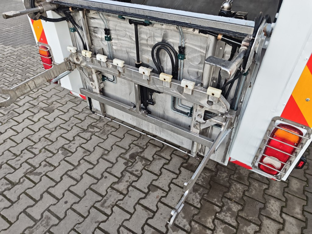 쓰레기차 IVECO Eurocargo + IRIDE BIN WASHER CLEANER RHodέla Containerreiniger : 사진 35 쓰레기차 IVECO Eurocargo + IRIDE BIN WASHER CLEANER RHodέla Containerreiniger : 사진 35