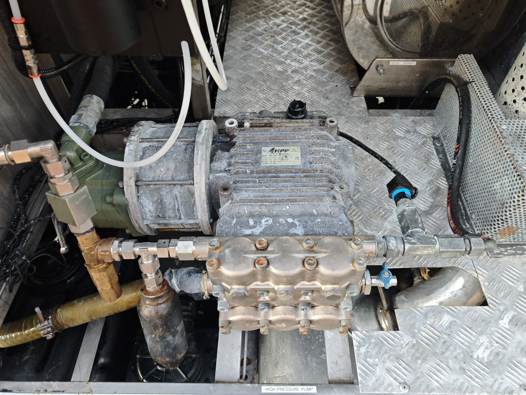 쓰레기차 IVECO Eurocargo + IRIDE BIN WASHER CLEANER RHodέla Containerreiniger : 사진 45 쓰레기차 IVECO Eurocargo + IRIDE BIN WASHER CLEANER RHodέla Containerreiniger : 사진 45