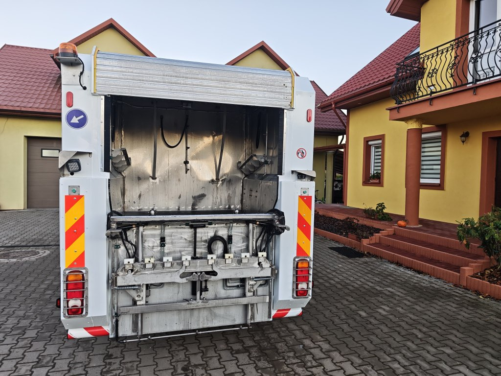 쓰레기차 IVECO Eurocargo + IRIDE BIN WASHER CLEANER RHodέla Containerreiniger : 사진 8 쓰레기차 IVECO Eurocargo + IRIDE BIN WASHER CLEANER RHodέla Containerreiniger : 사진 8