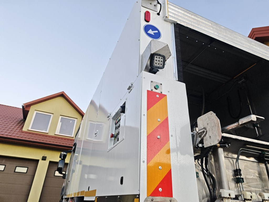 쓰레기차 IVECO Eurocargo + IRIDE BIN WASHER CLEANER RHodέla Containerreiniger : 사진 26 쓰레기차 IVECO Eurocargo + IRIDE BIN WASHER CLEANER RHodέla Containerreiniger : 사진 26