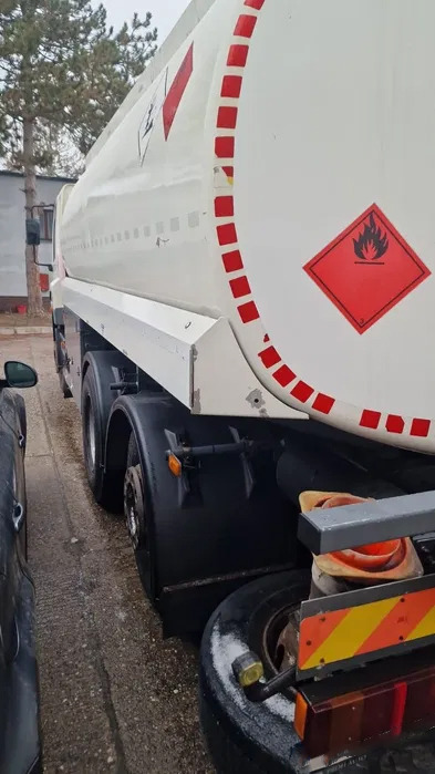 DAF CF75.310 - 유조트럭 : 사진 2 DAF CF75.310 - 유조트럭 : 사진 2