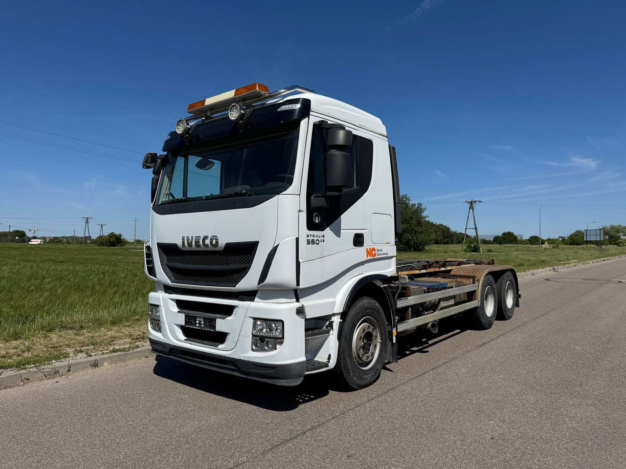 IVECO STRALIS 560 - 후크 리프트 트럭, 크레인 트럭 : 사진 2 IVECO STRALIS 560 - 후크 리프트 트럭, 크레인 트럭 : 사진 2
