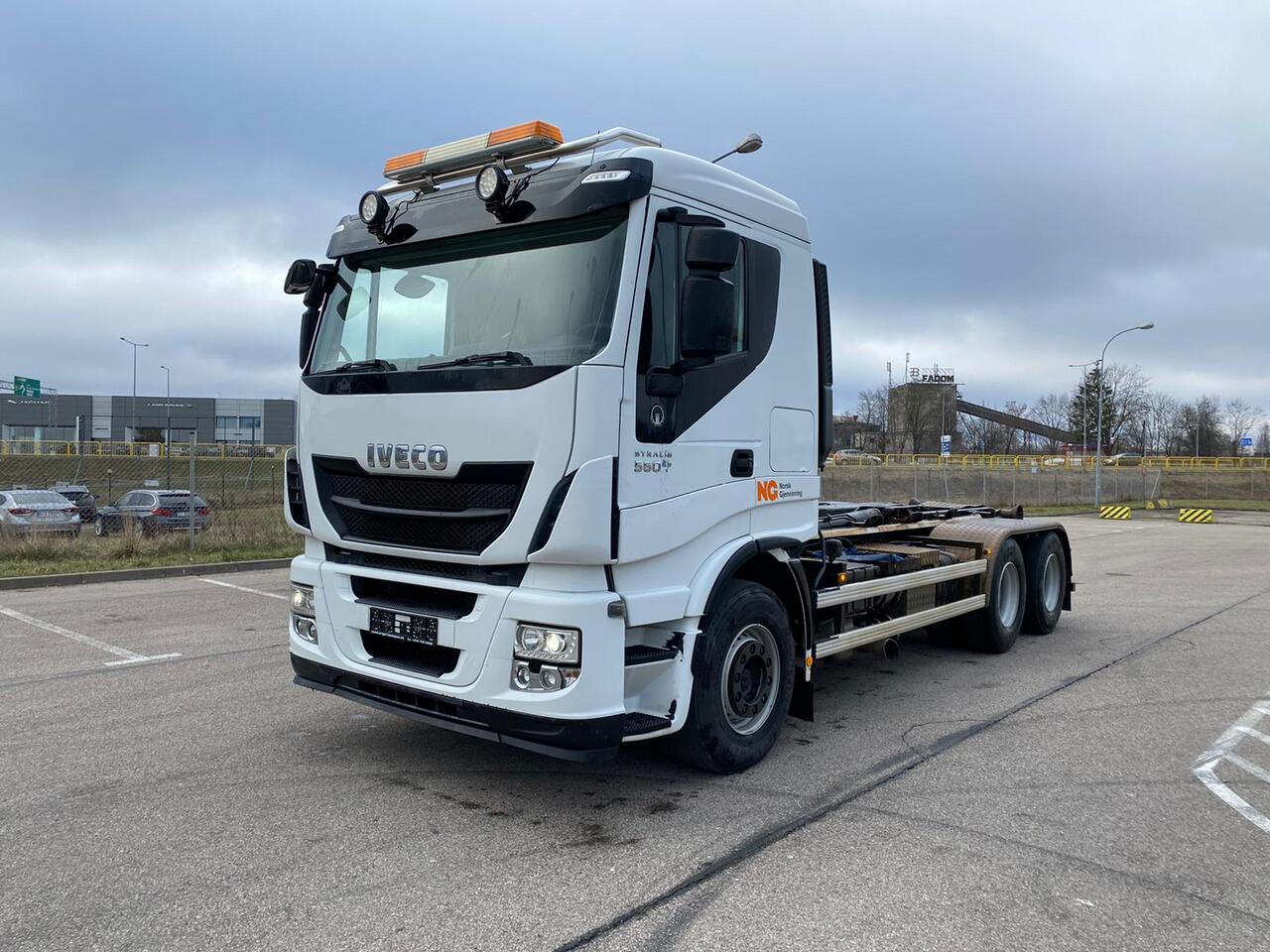 IVECO STRALIS 560 - 후크 리프트 트럭, 크레인 트럭 : 사진 2 IVECO STRALIS 560 - 후크 리프트 트럭, 크레인 트럭 : 사진 2