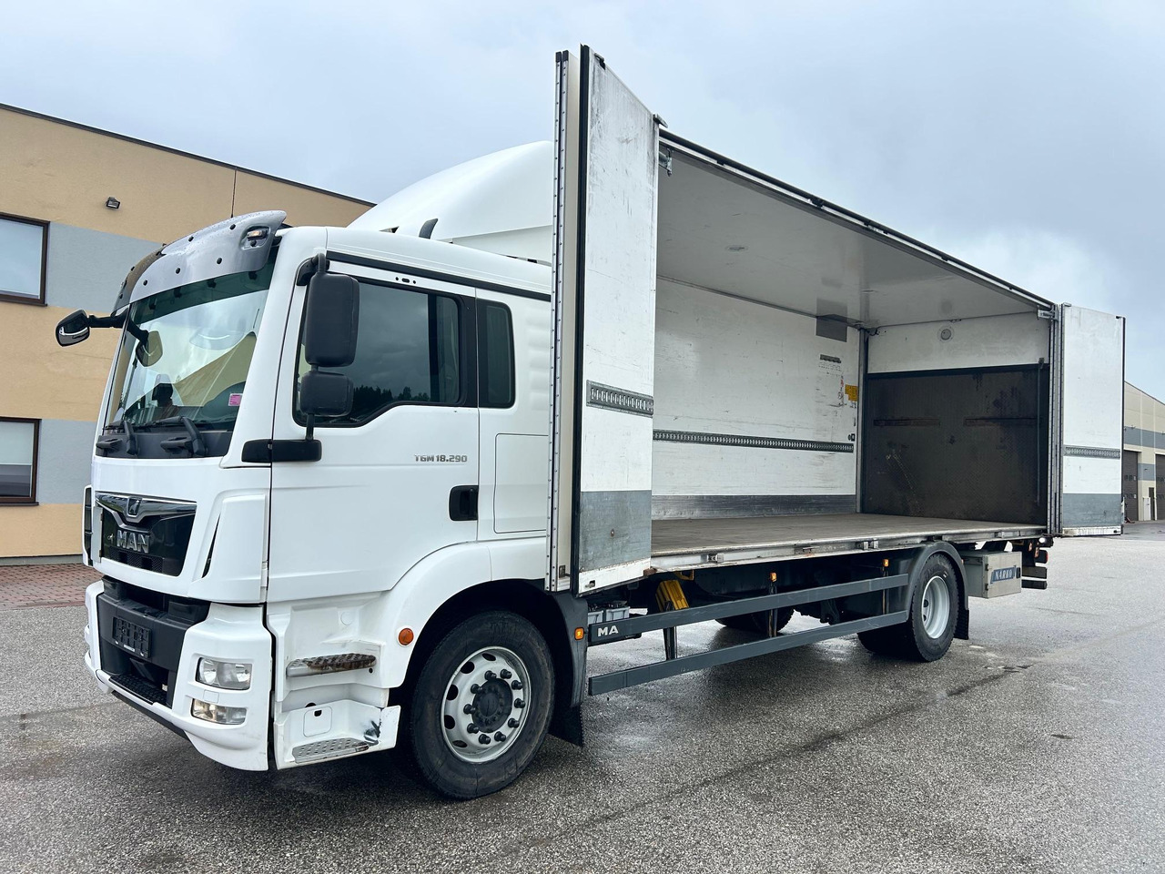 MAN TGM 18.290 - 박스 트럭 : 사진 4 MAN TGM 18.290 - 박스 트럭 : 사진 4