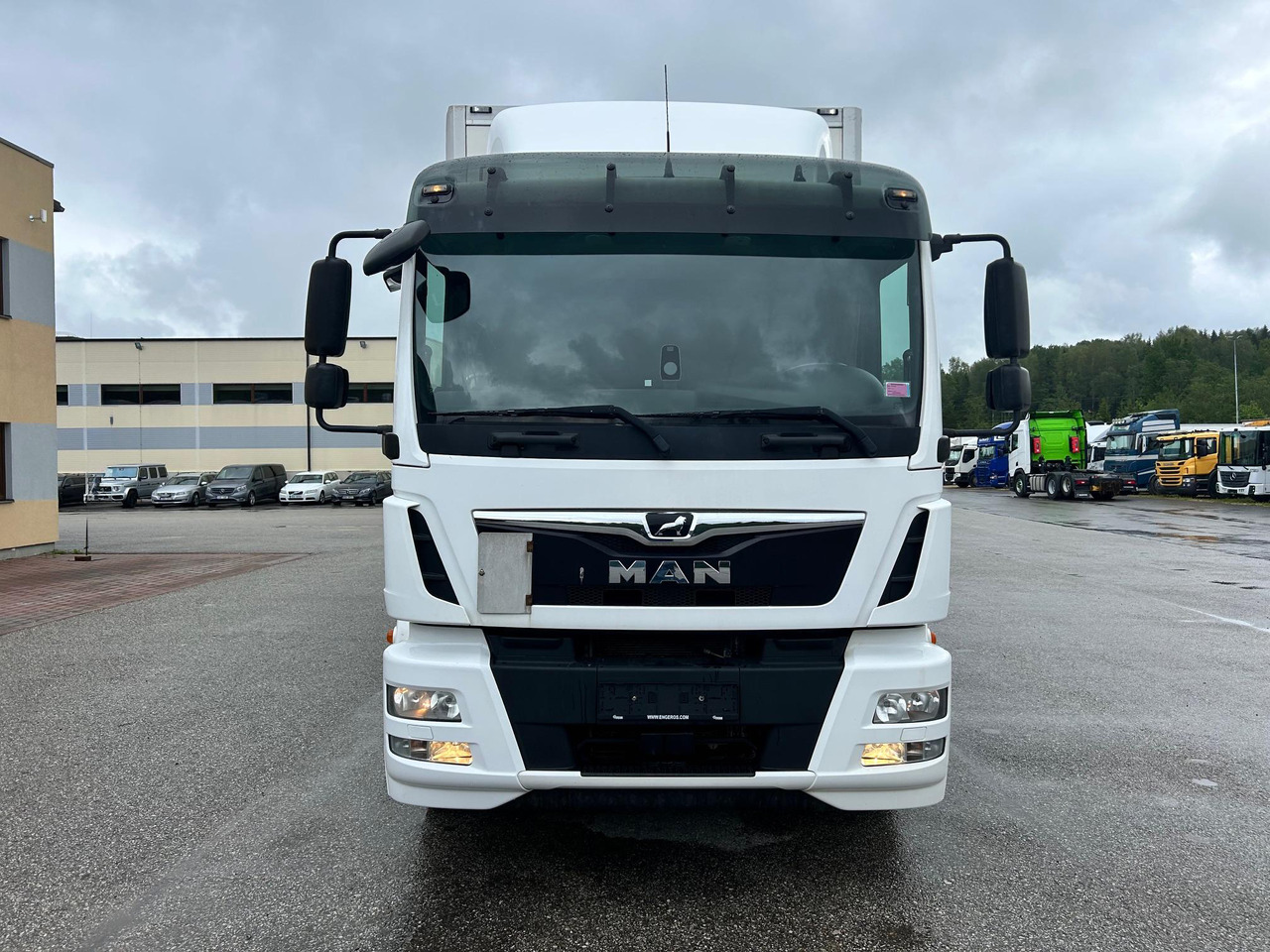 MAN TGM 18.290 - 박스 트럭 : 사진 2 MAN TGM 18.290 - 박스 트럭 : 사진 2