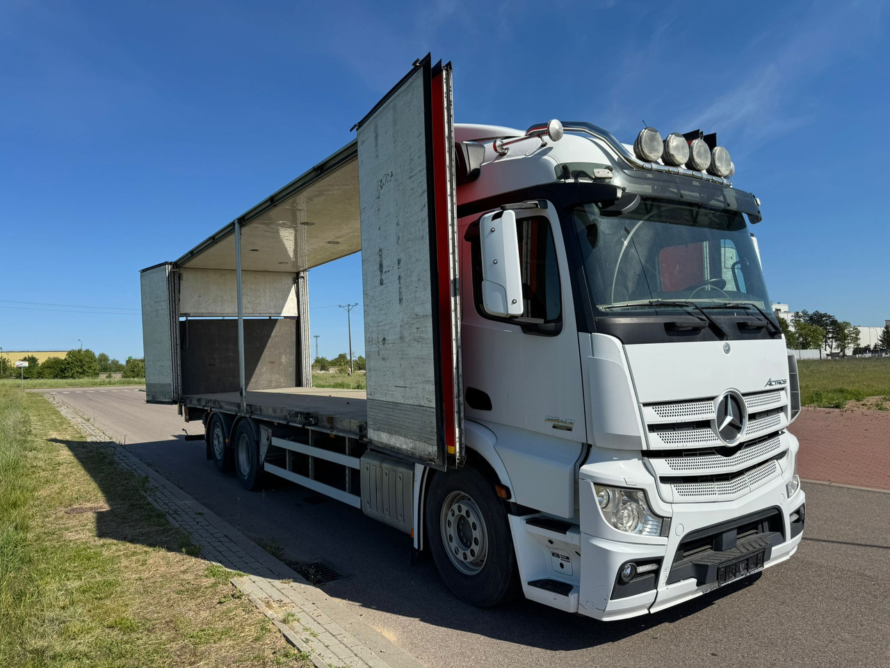 MERCEDES-BENZ ACTROS 2542 - 박스 트럭 : 사진 3 MERCEDES-BENZ ACTROS 2542 - 박스 트럭 : 사진 3