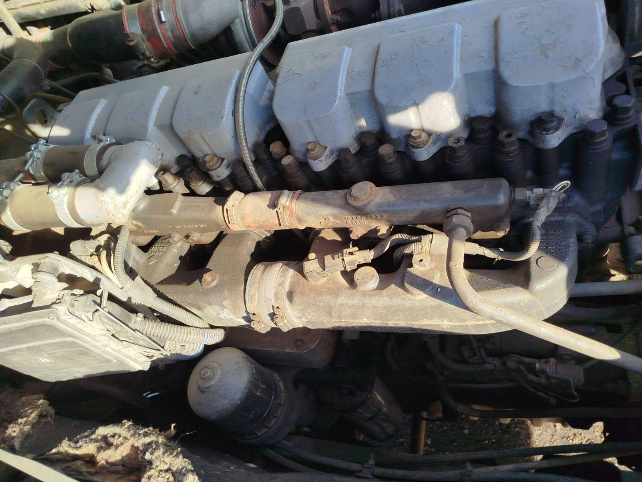 트랙터 유닛 RENAULT Magnum 440 ID1573S : 사진 14 트랙터 유닛 RENAULT Magnum 440 ID1573S : 사진 14