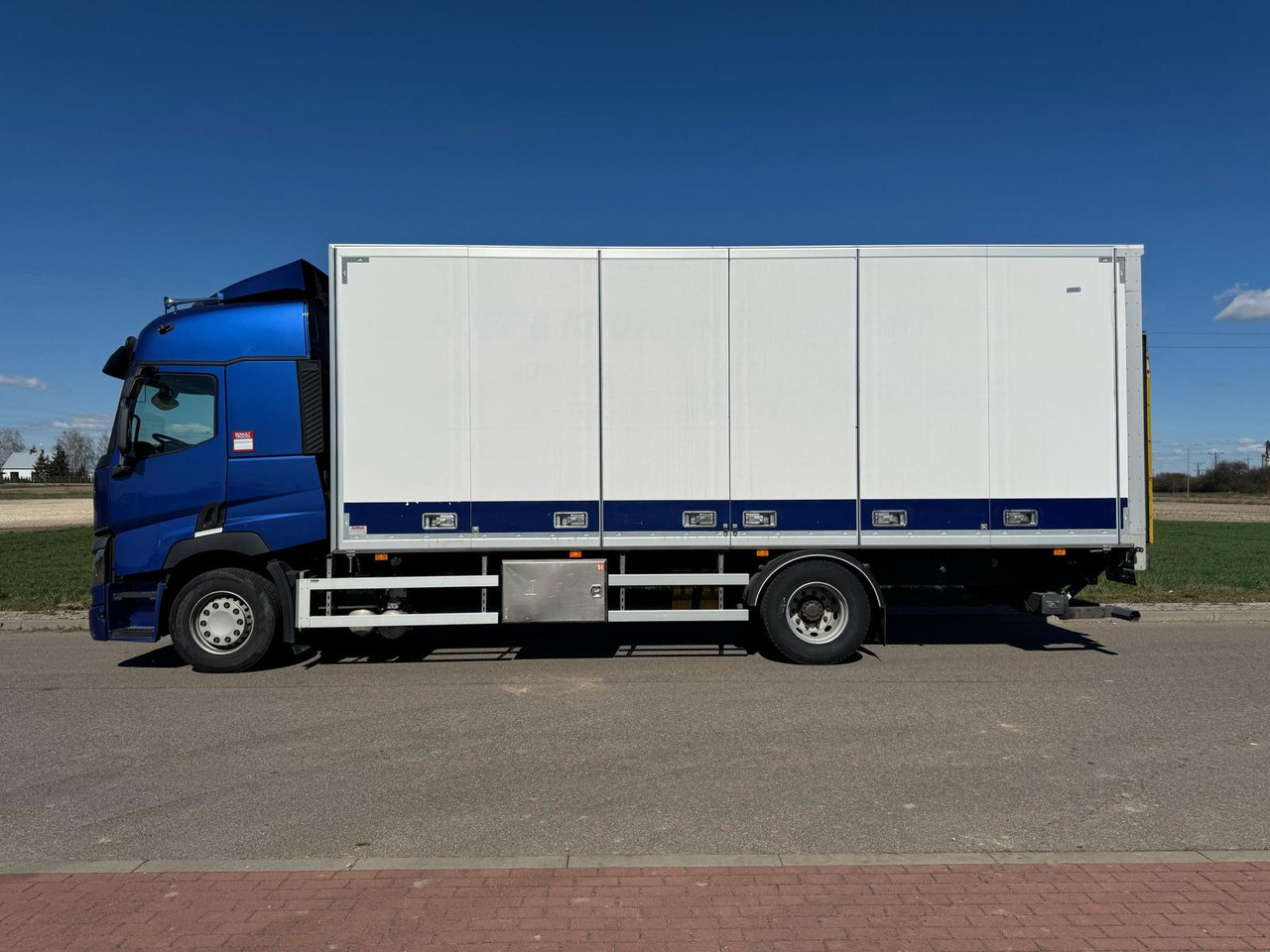 RENAULT T380 - 박스 트럭 : 사진 3 RENAULT T380 - 박스 트럭 : 사진 3