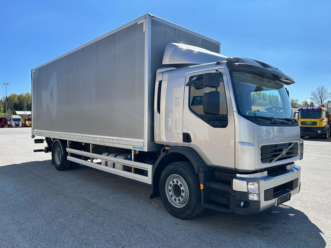 VOLVO FE260 - 박스 트럭 : 사진 1 VOLVO FE260 - 박스 트럭 : 사진 1