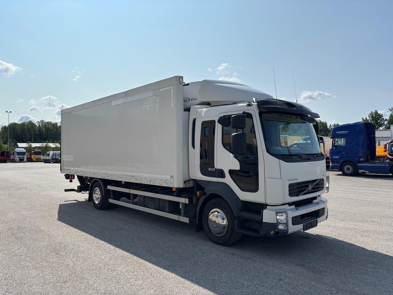 VOLVO FL240 - 냉동탑차 : 사진 1 VOLVO FL240 - 냉동탑차 : 사진 1