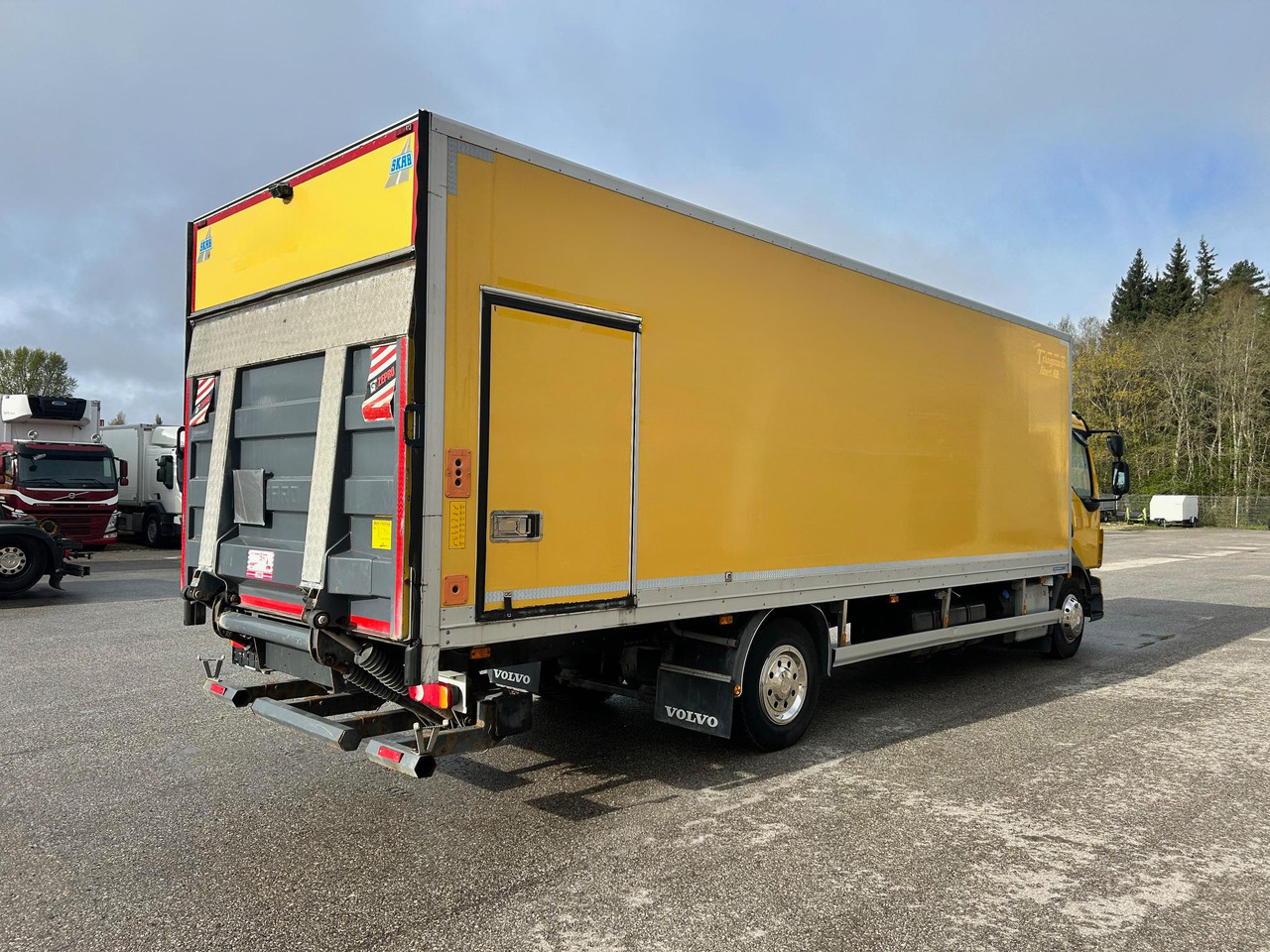 VOLVO FL250 - 박스 트럭 : 사진 5 VOLVO FL250 - 박스 트럭 : 사진 5